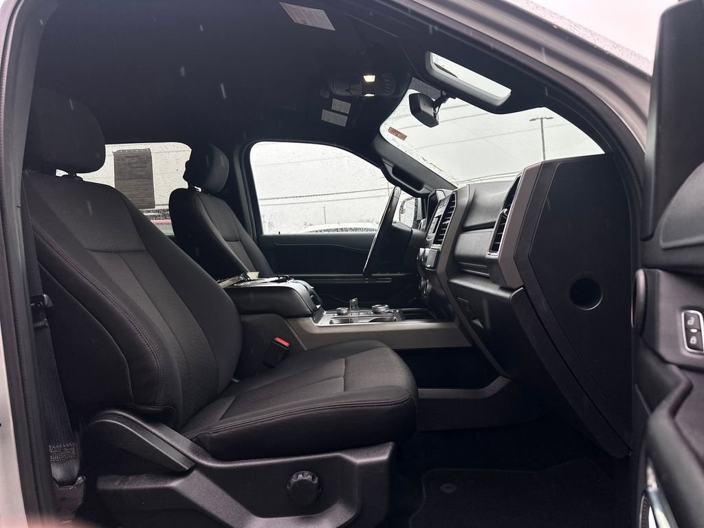 Used 2018 Ford Expedition XLT AWD/4WD image 16