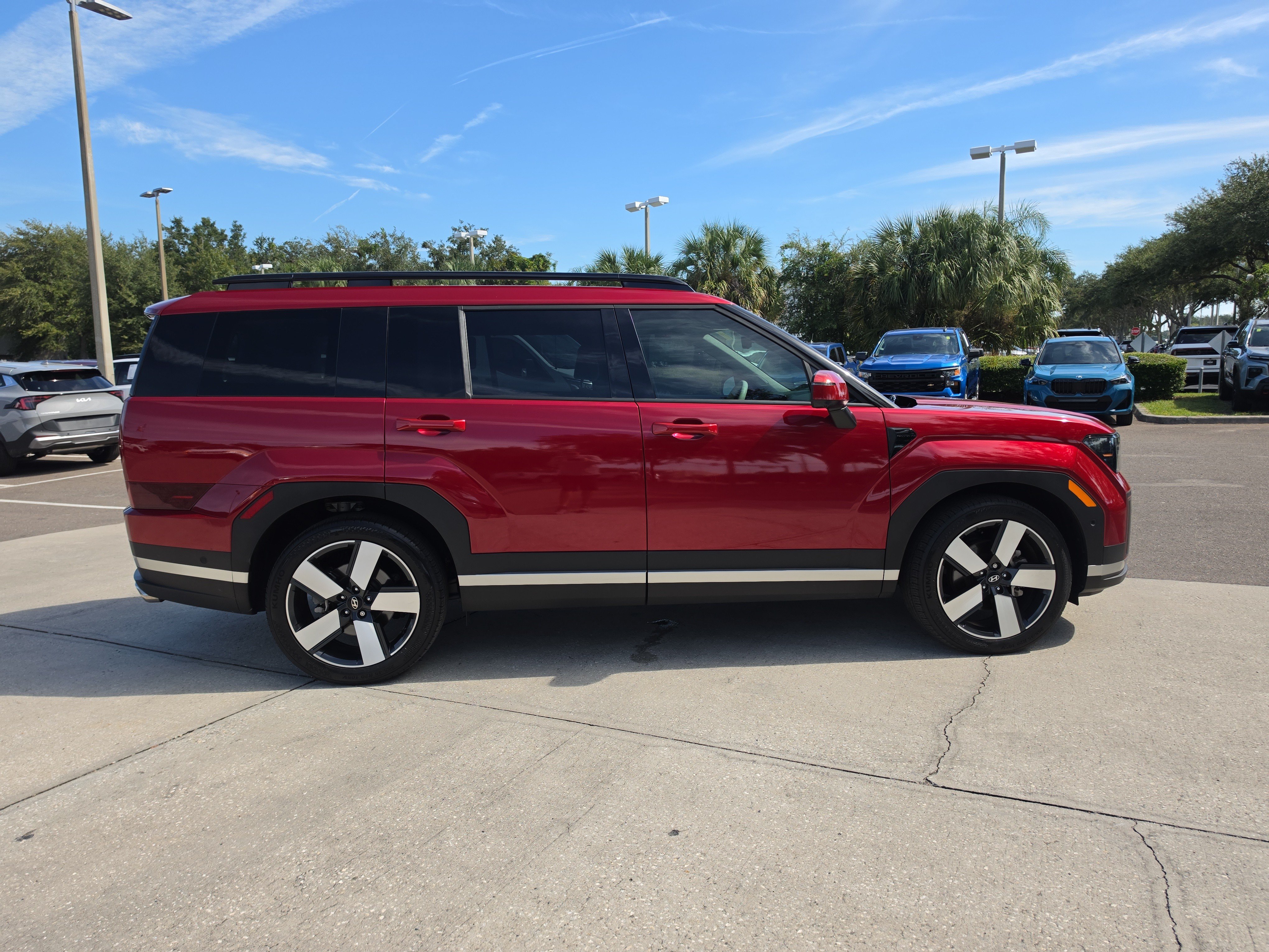 Used 2025 Hyundai Santa Fe Limited FWD image 9