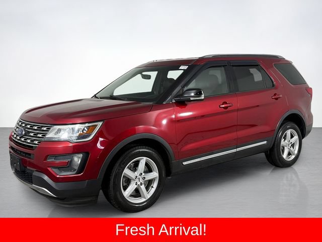 Used 2016 Ford Explorer XLT w/ Equipment Group 202A AWD/4WD image 7