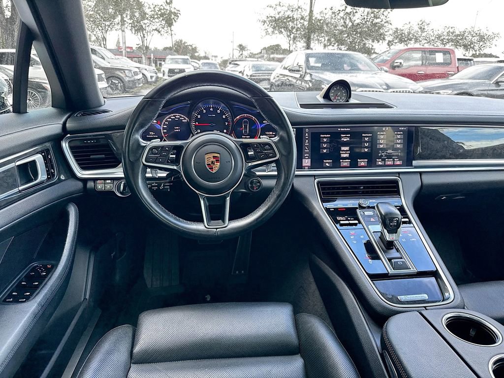 Used 2018 Porsche Panamera 4S image 25