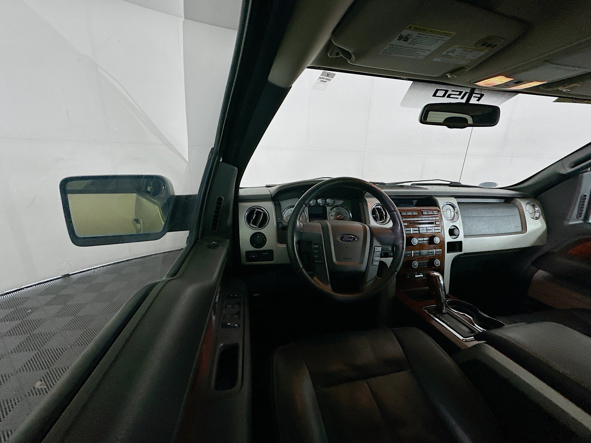 Used 2010 Ford F150 Lariat image 18