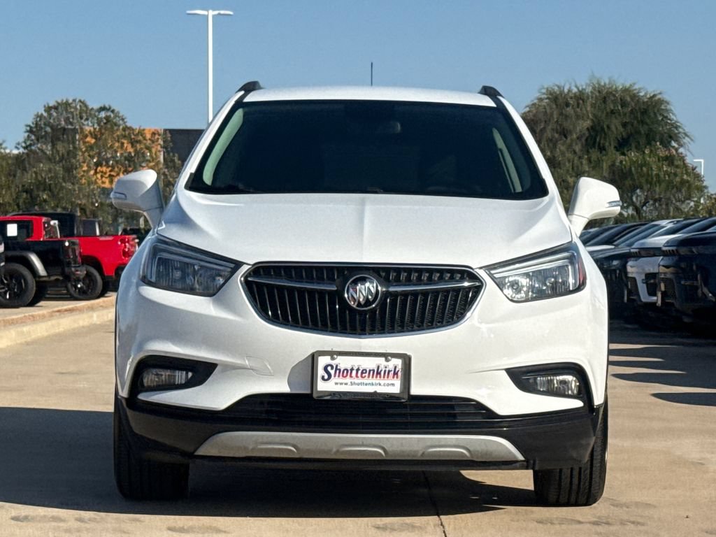 Used 2019 Buick Encore Sport Touring FWD image 2
