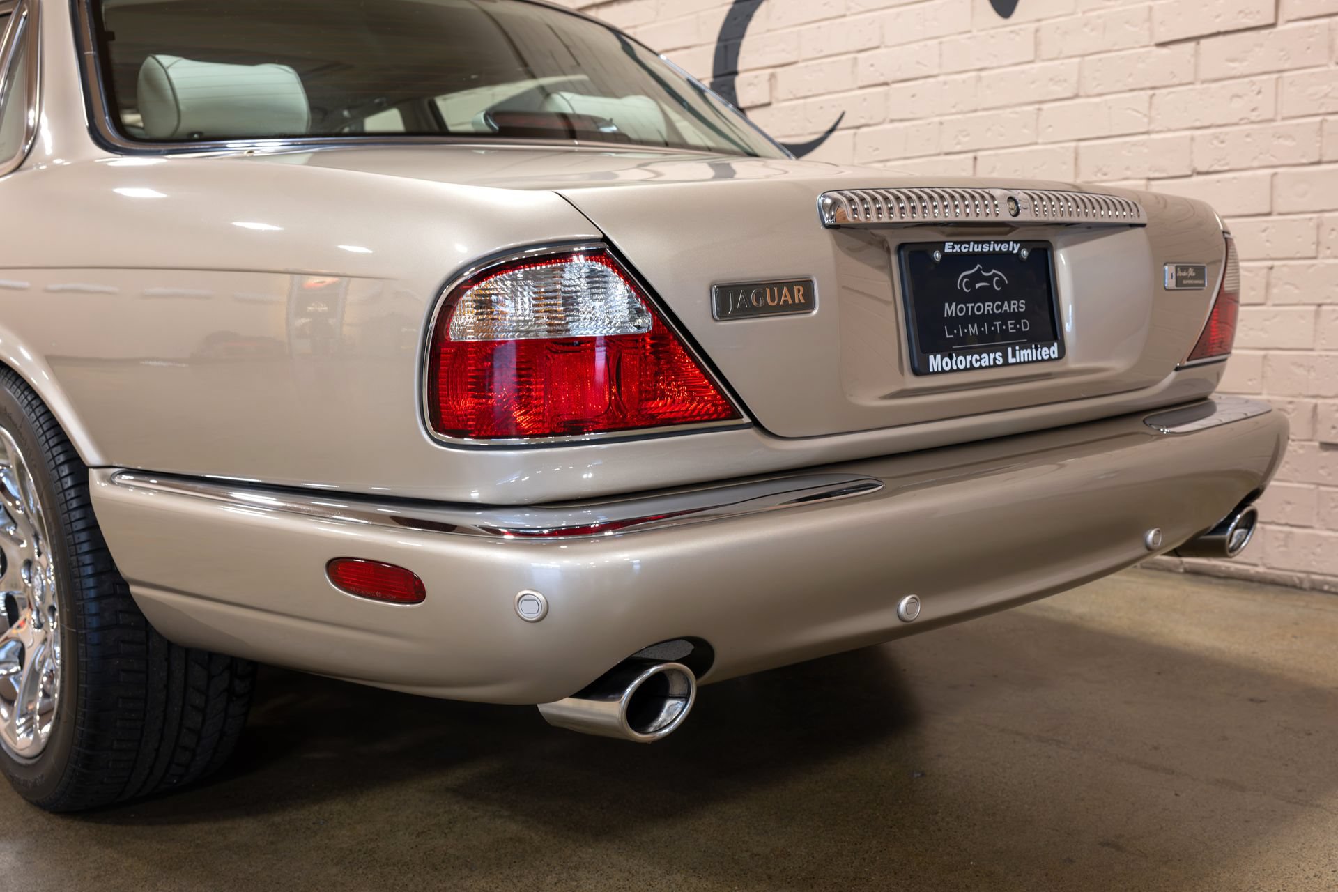 Used 2001 Jaguar XJ Supercharged RWD image 21