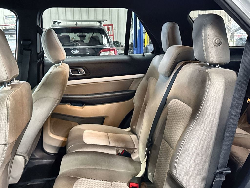 Used 2018 Ford Explorer FWD image 24