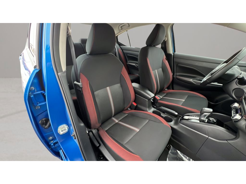 Used 2024 Nissan Versa SR image 32