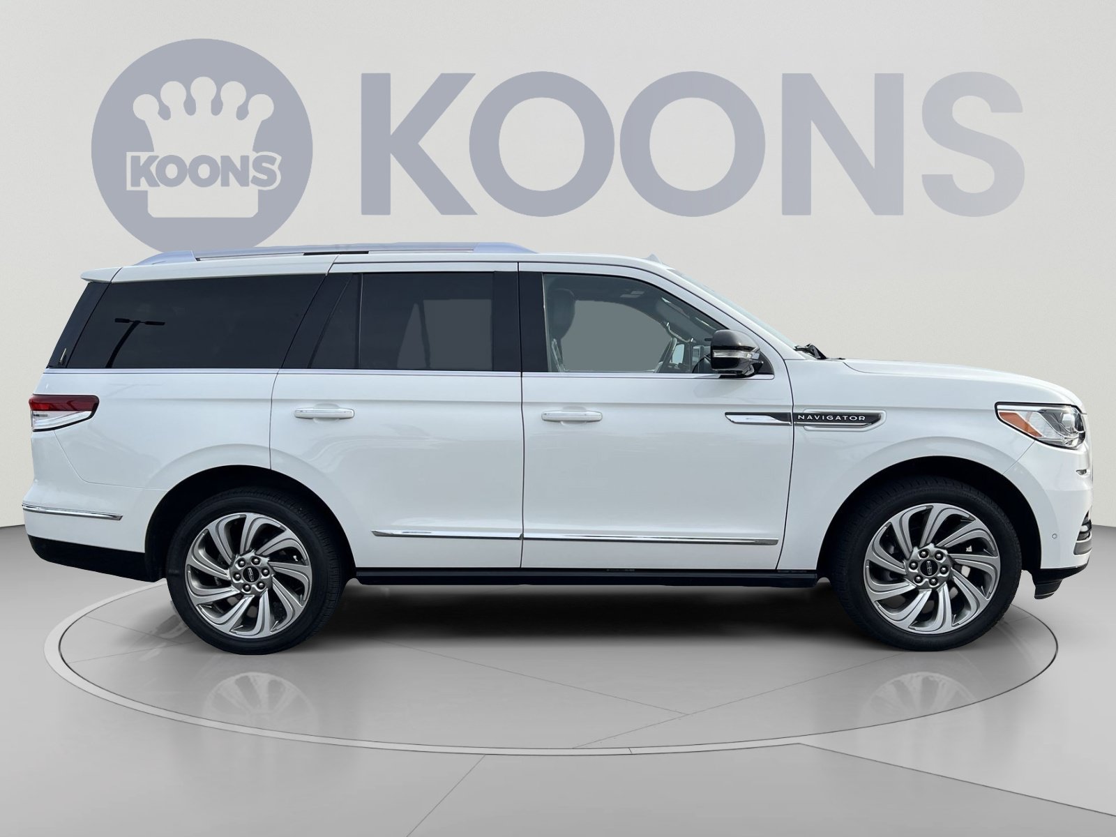 Used 2023 Lincoln Navigator Reserve AWD/4WD image 17