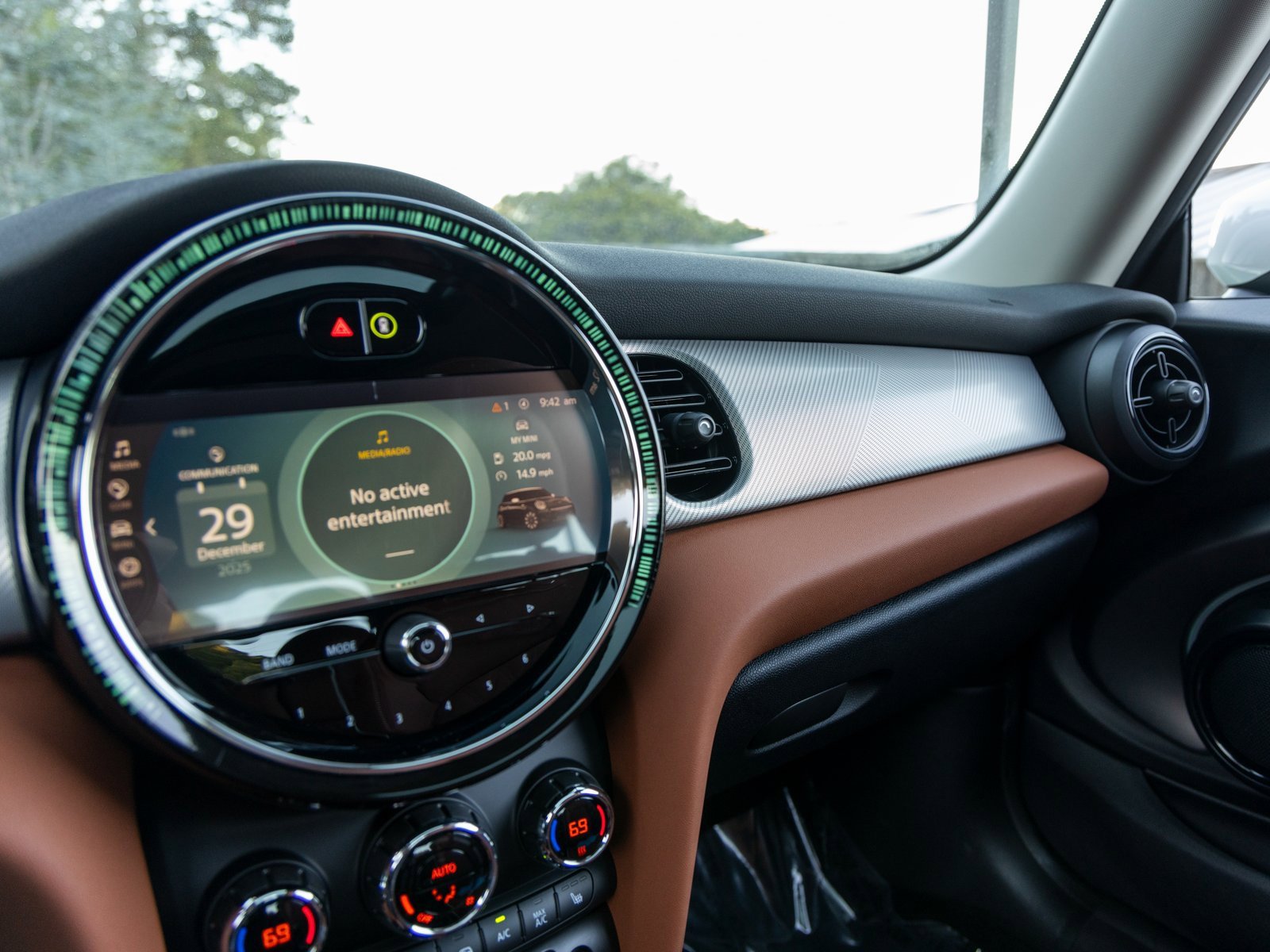 Used 2023 MINI Cooper 2-Door Hardtop w/ Signature Upholstery Package image 35