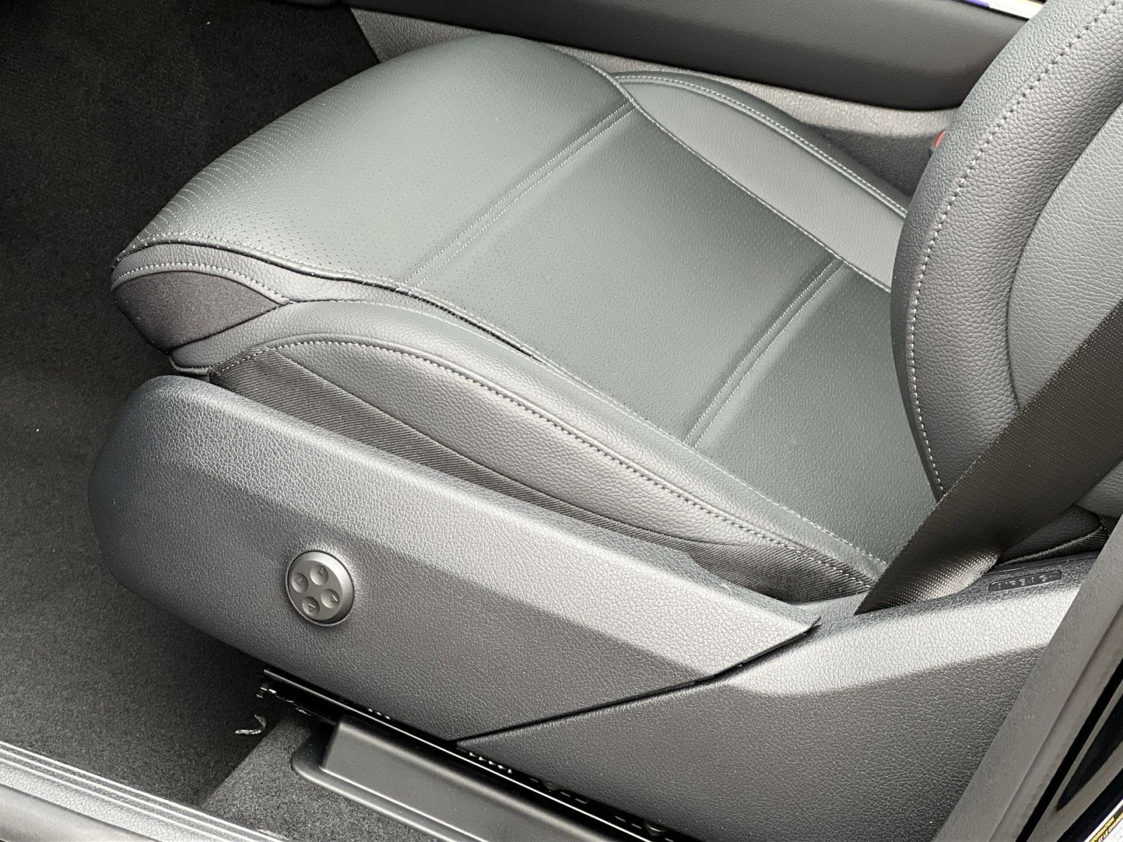 New 2026 Mercedes-Benz GLC 300 4MATIC image 12