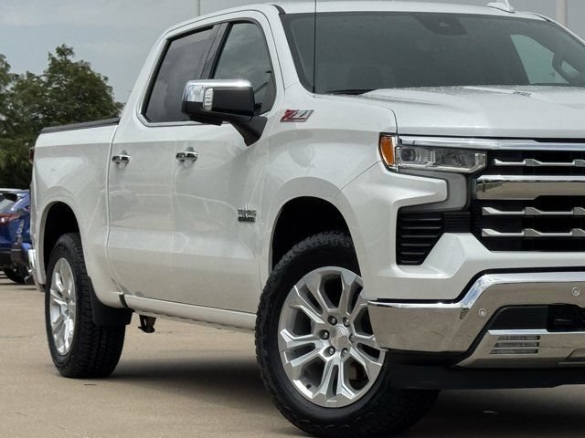 Used 2023 Chevrolet Silverado 1500 LTZ w/ Technology Package AWD/4WD image 3