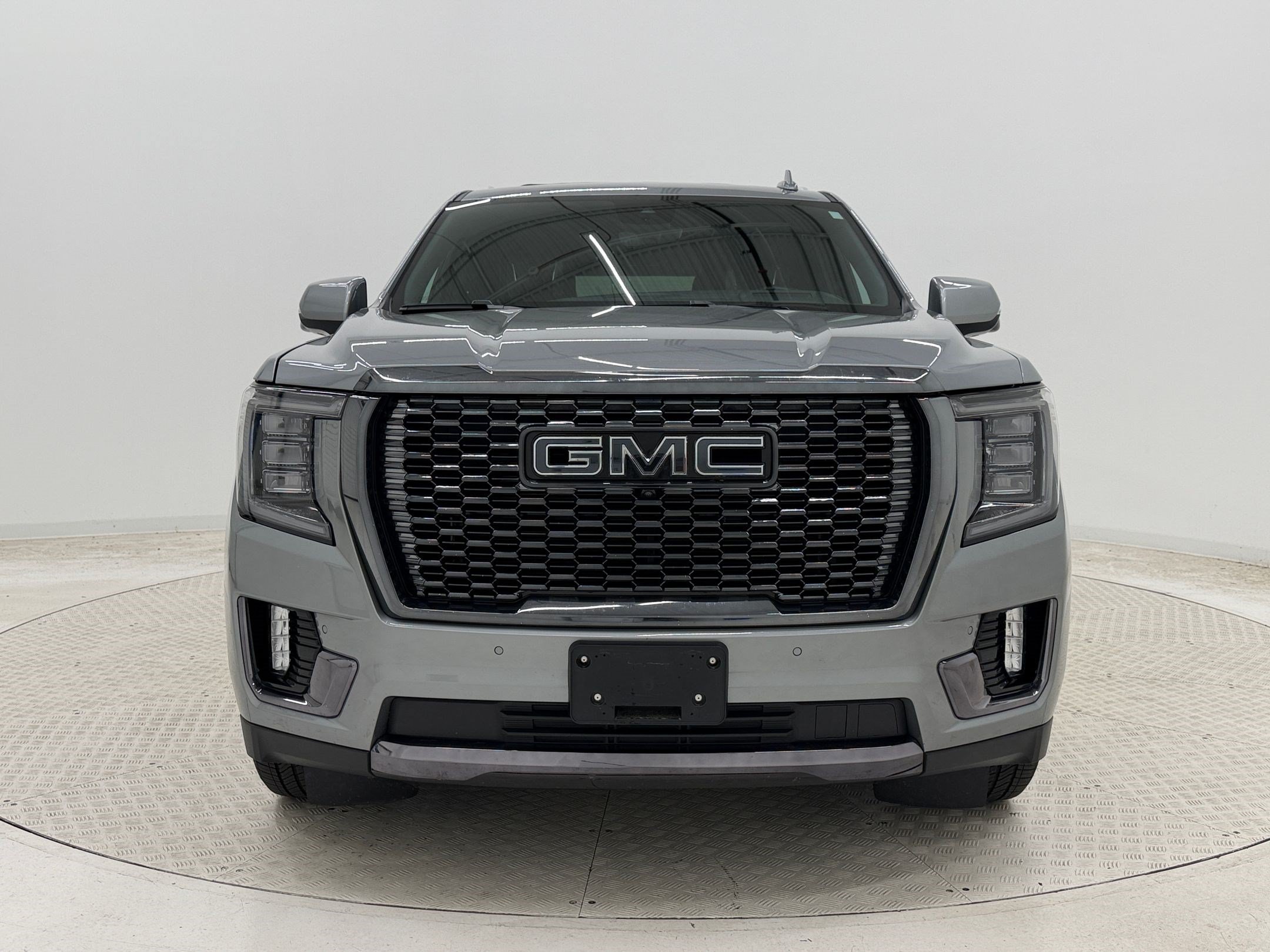 Used 2024 GMC Yukon Denali Ultimate AWD/4WD image 6