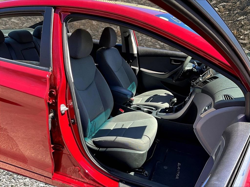 Used 2016 Hyundai Elantra SE w/ Option Group 02 image 7