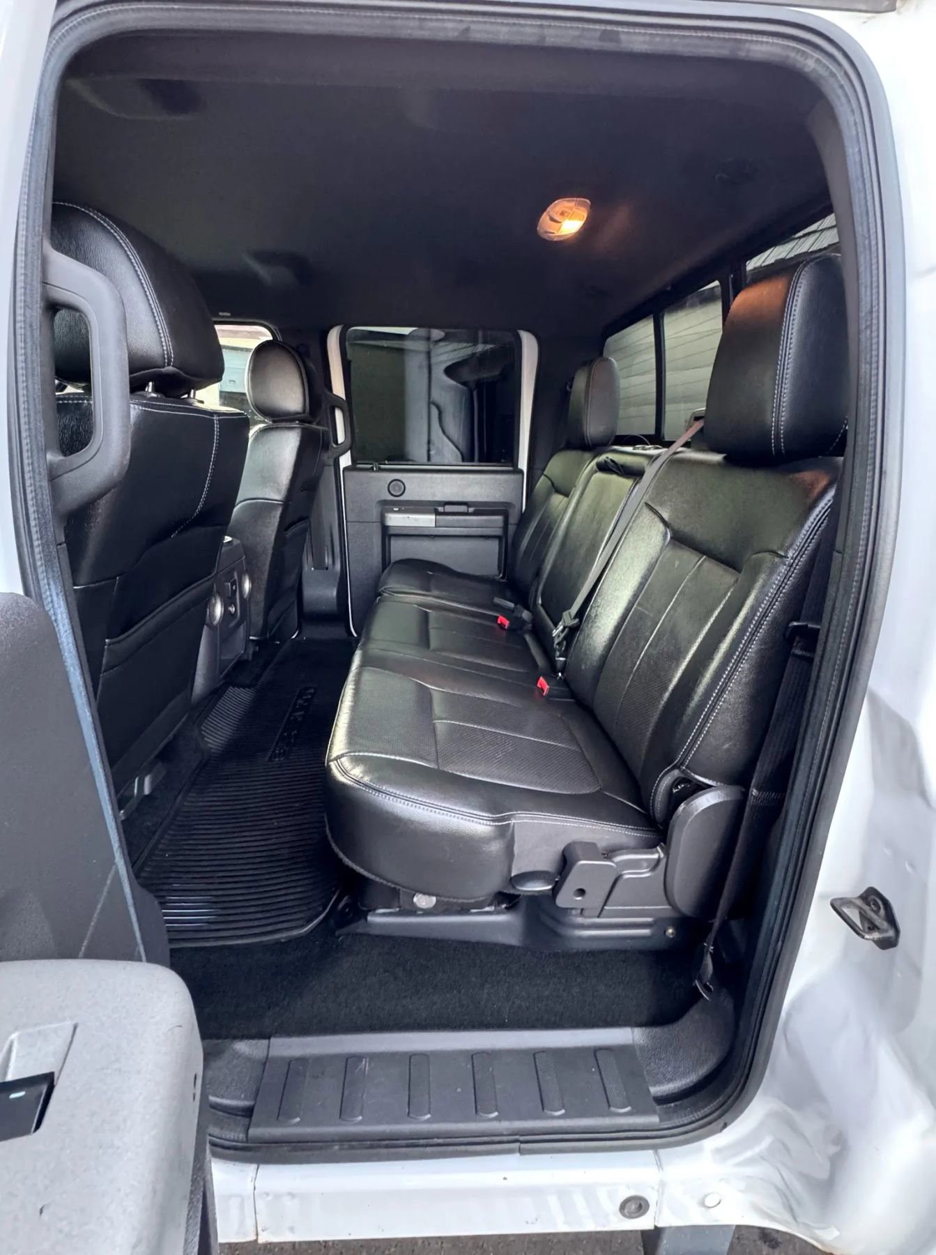 Used 2013 Ford F350 Lariat w/ Chrome Pkg image 28