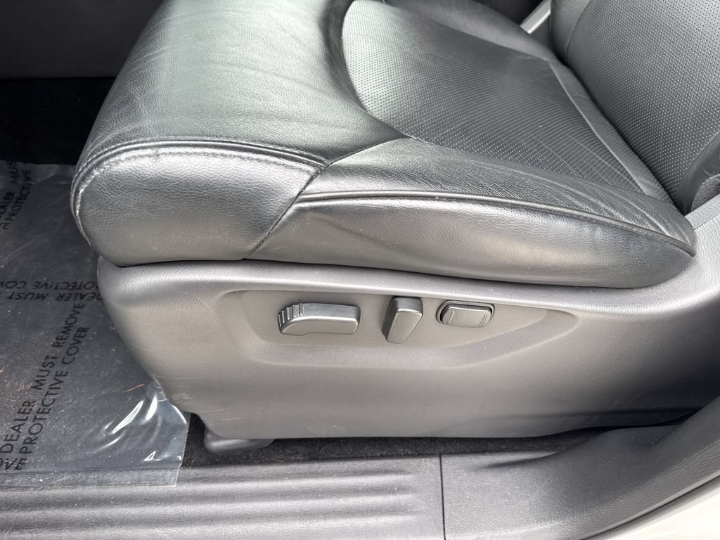 Used 2024 Nissan Armada SL w/ Captain's Chairs Package AWD/4WD image 41