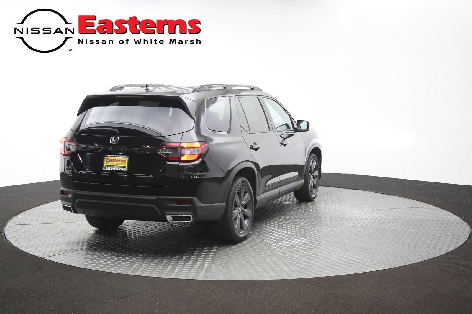 Used 2023 Honda Pilot Sport image 39