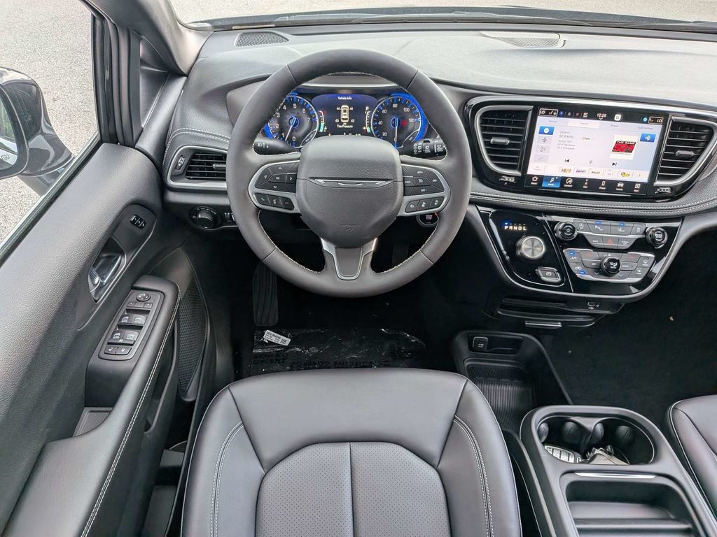 New 2027 Chrysler Pacifica Select w/ Family Tech Group FWD image 16