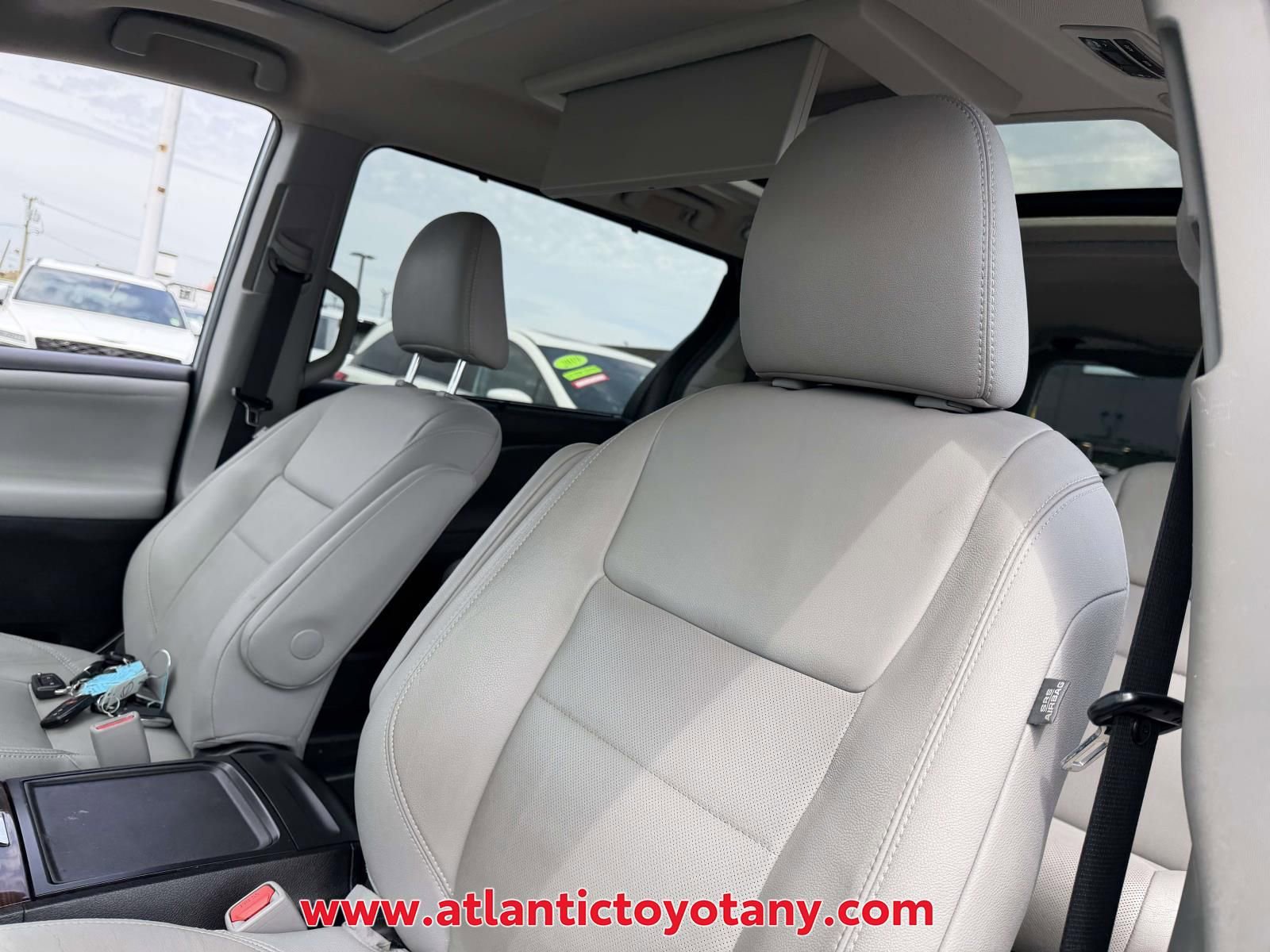 Used 2019 Toyota Sienna Limited Premium AWD/4WD image 15