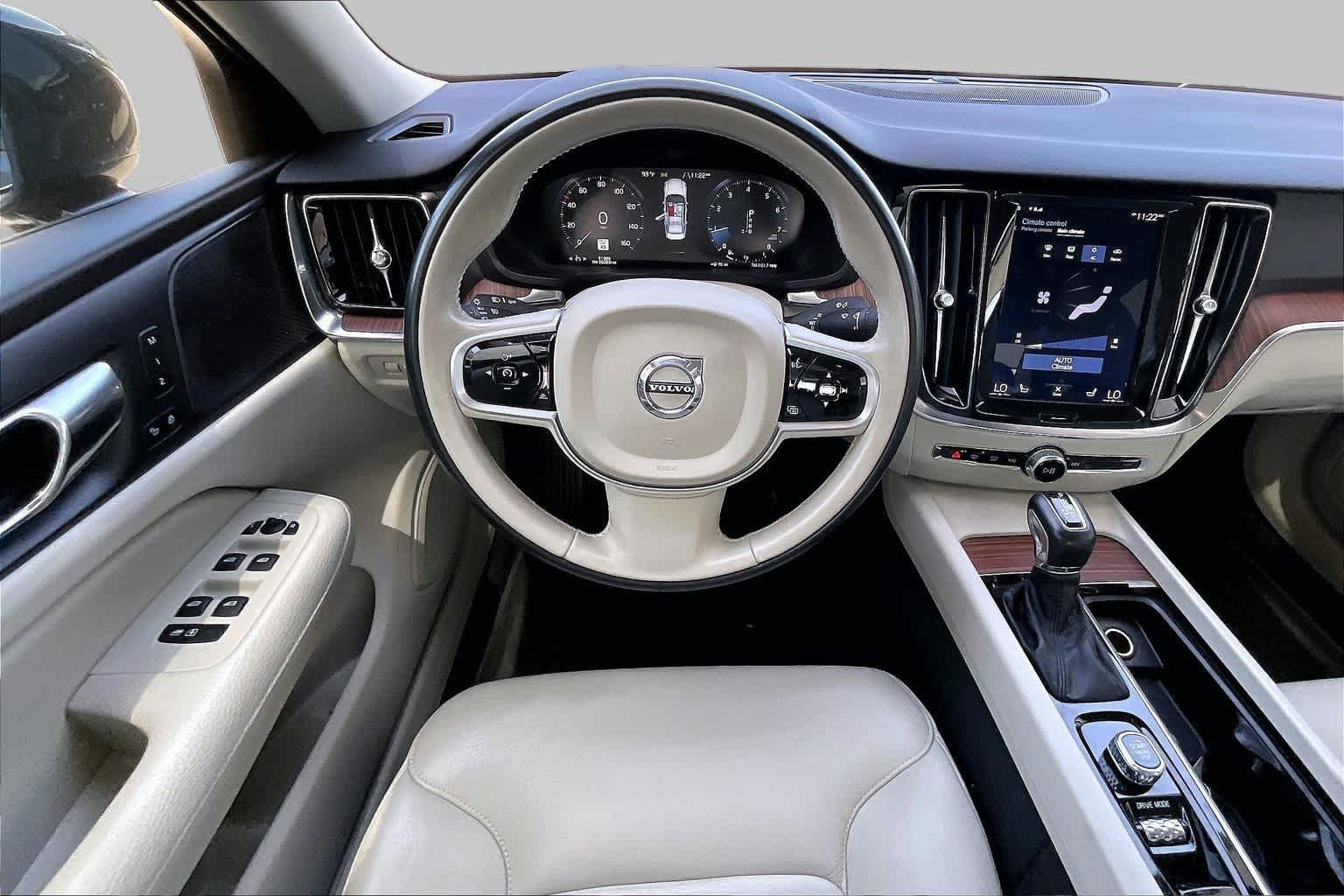 Used 2019 Volvo S60 T6 Momentum w/ Multimedia Package AWD/4WD image 6