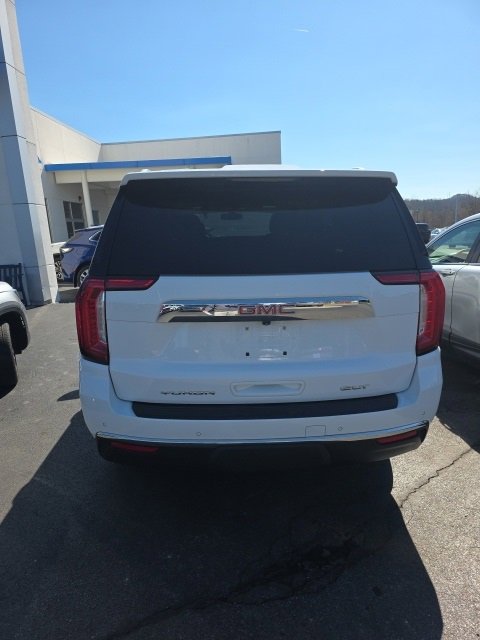 Used 2022 GMC Yukon SLT w/ SLT Premium Package image 6