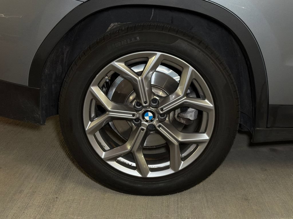 Used 2024 BMW X3 xDrive30i w/ Premium Package w/ZPA AWD/4WD image 9