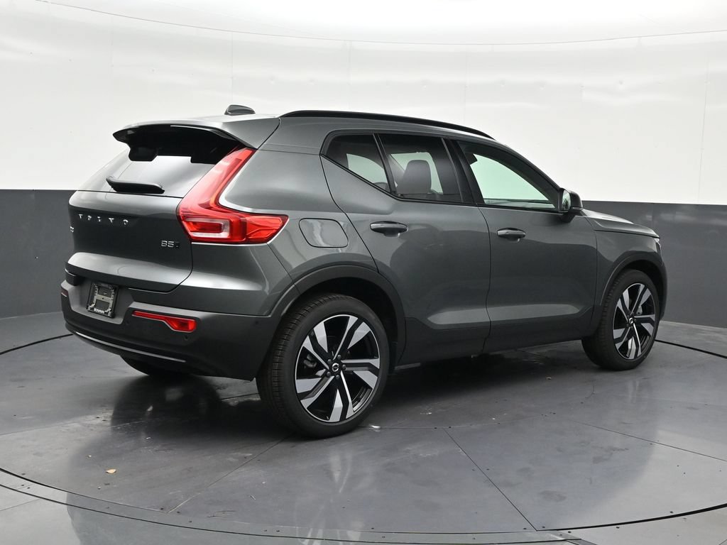 New 2026 Volvo XC40 B5 Plus AWD/4WD image 5