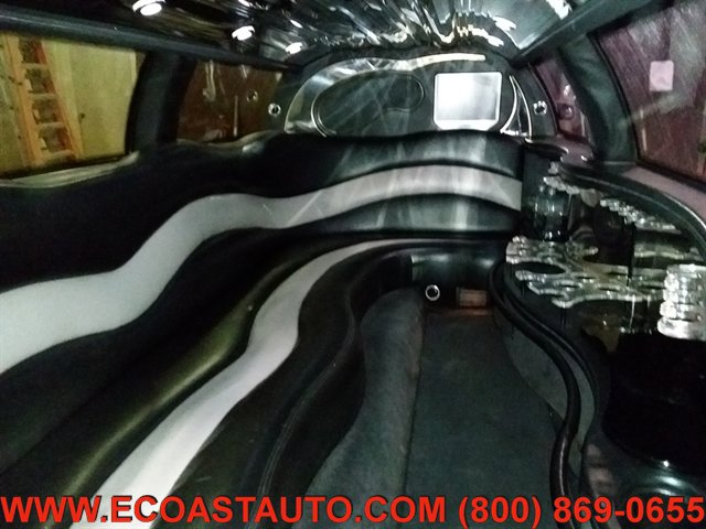Used 2005 Lincoln Town Car Executive image 14