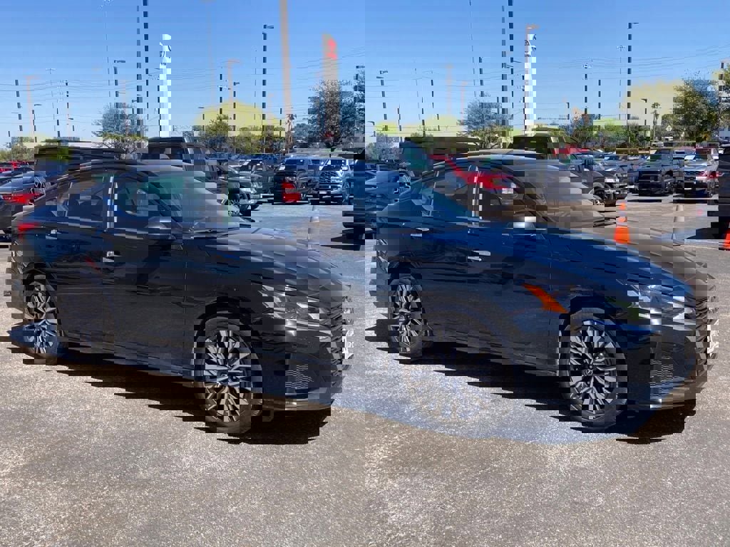 Used 2025 Nissan Altima 2.5 SV image 2