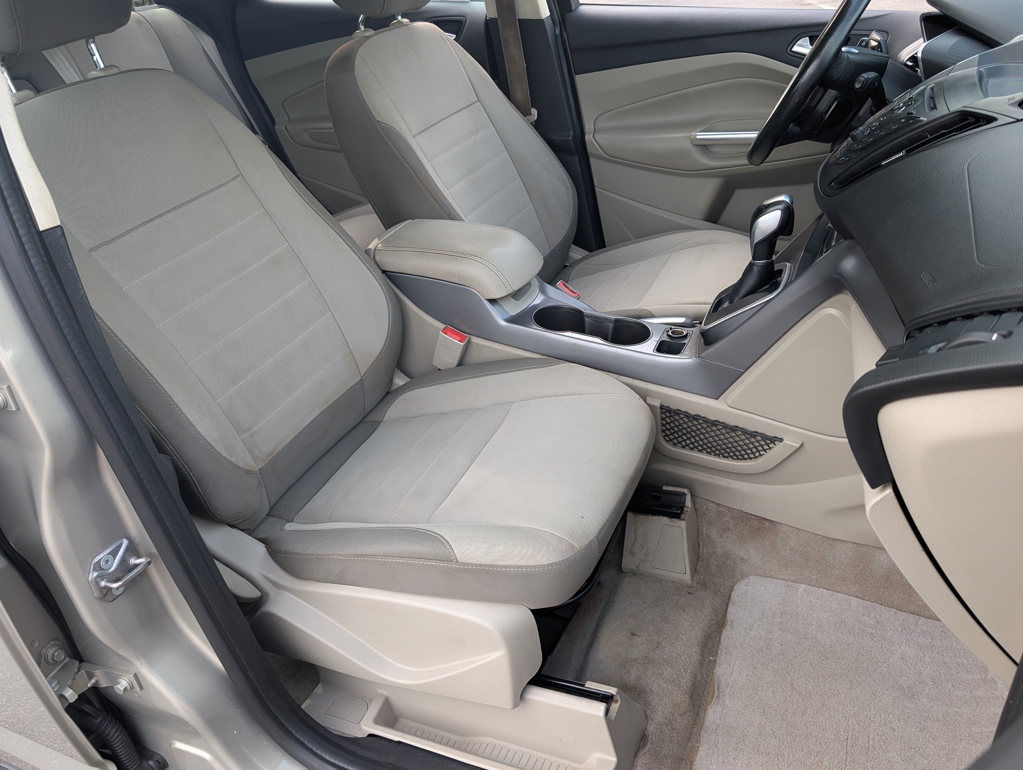 Used 2015 Ford C-MAX SE w/ Equipment Group 201A FWD image 15