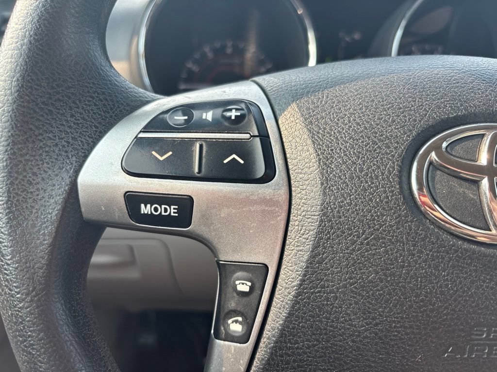 Used 2013 Toyota Highlander 4WD w/ Cold Weather Pkg image 21