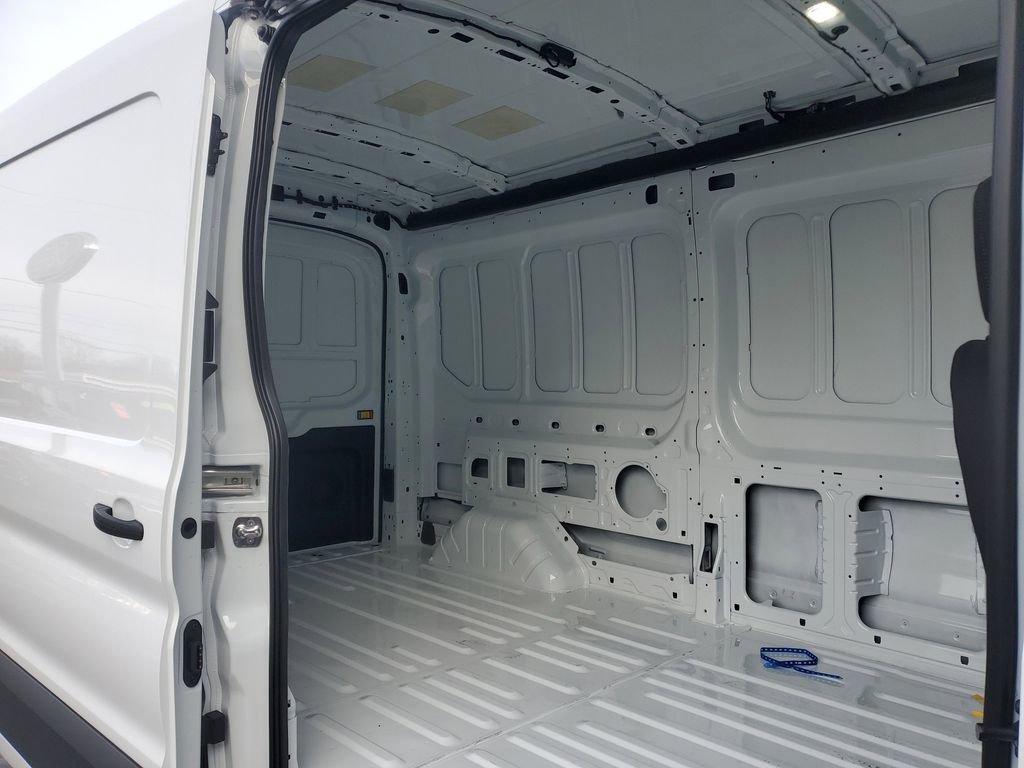 New 2026 Ford Transit 250 148 Medium Roof image 27