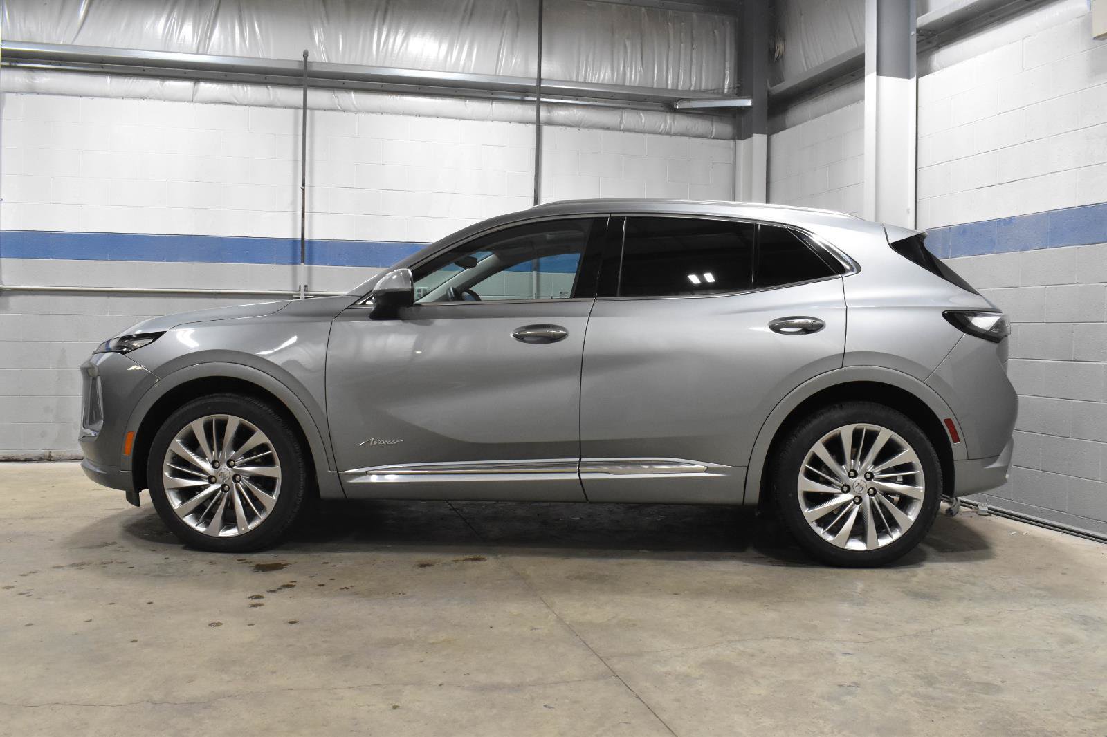 Used 2024 Buick Envision Avenir AWD/4WD image 25