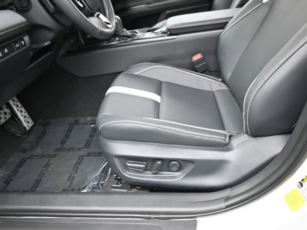 Used 2026 Toyota Camry SE image 13