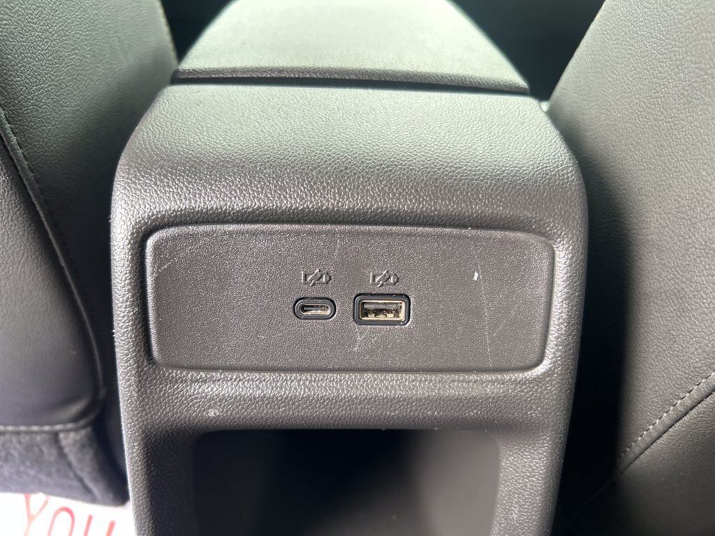 Used 2024 Chevrolet Trax LT w/ LT Convenience Package FWD image 16