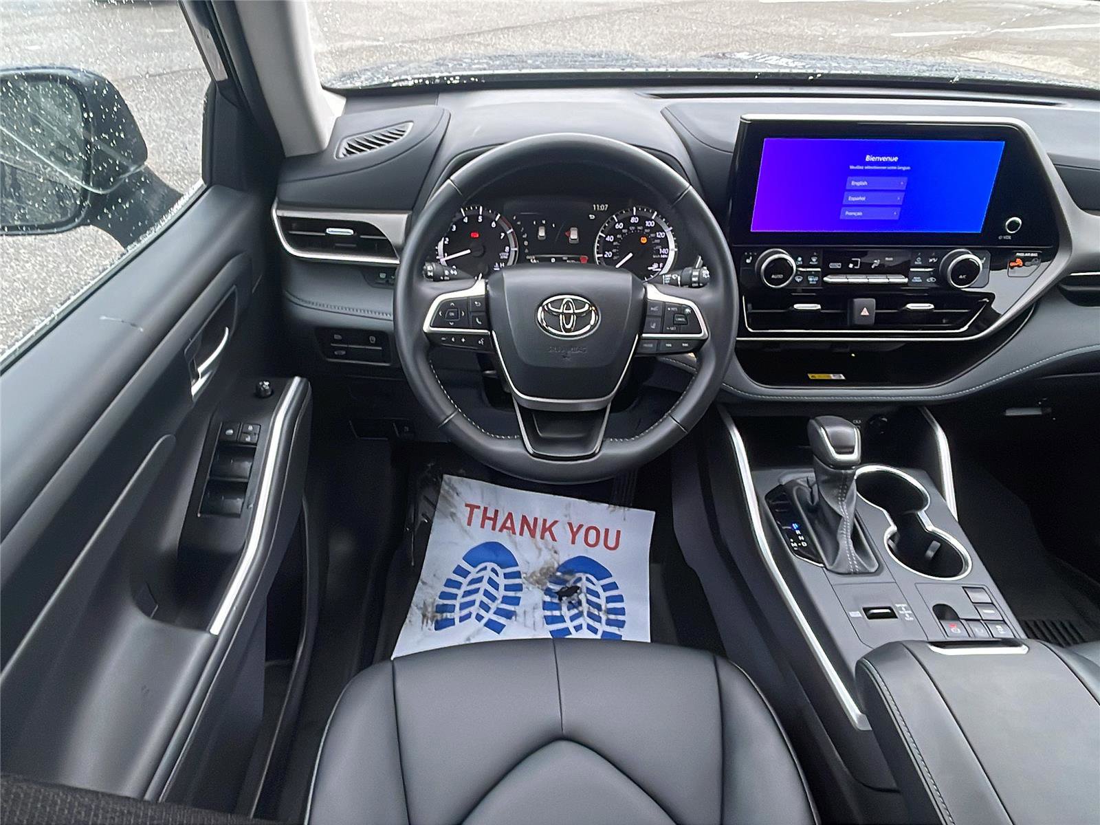 Used 2025 Toyota Highlander XLE image 19