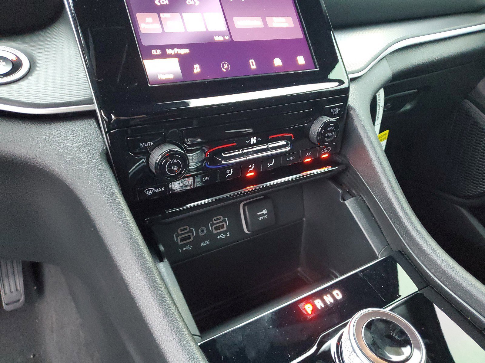 New 2025 Jeep Grand Cherokee Laredo image 23