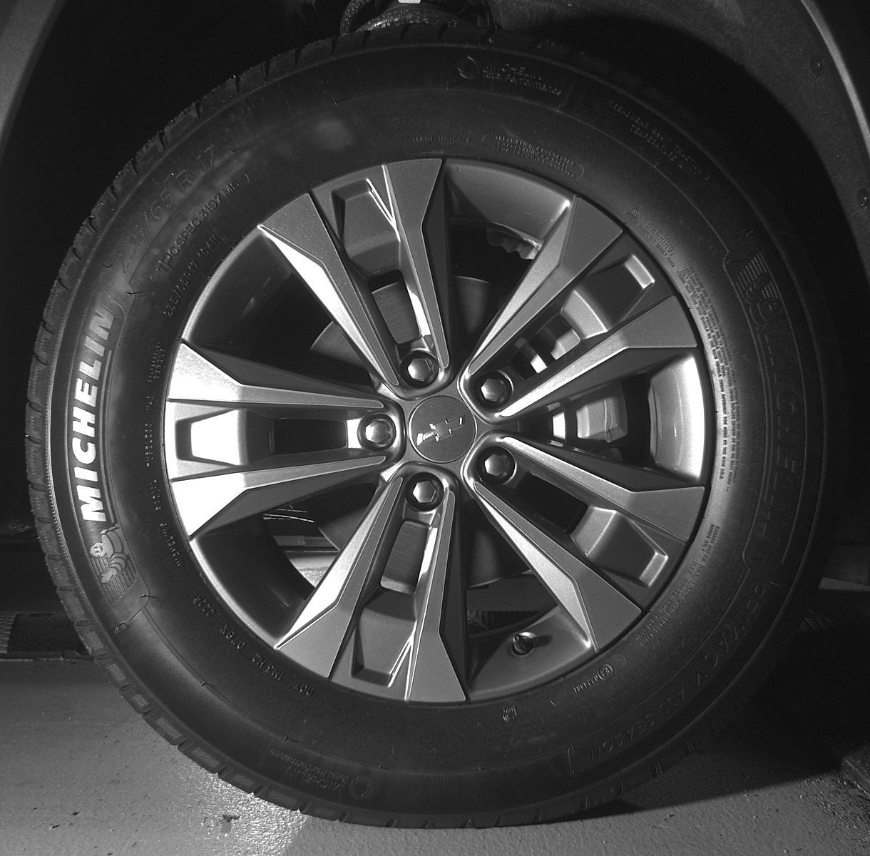New 2027 Chevrolet Equinox LT w/ LPO, Floor Liner Package FWD image 37