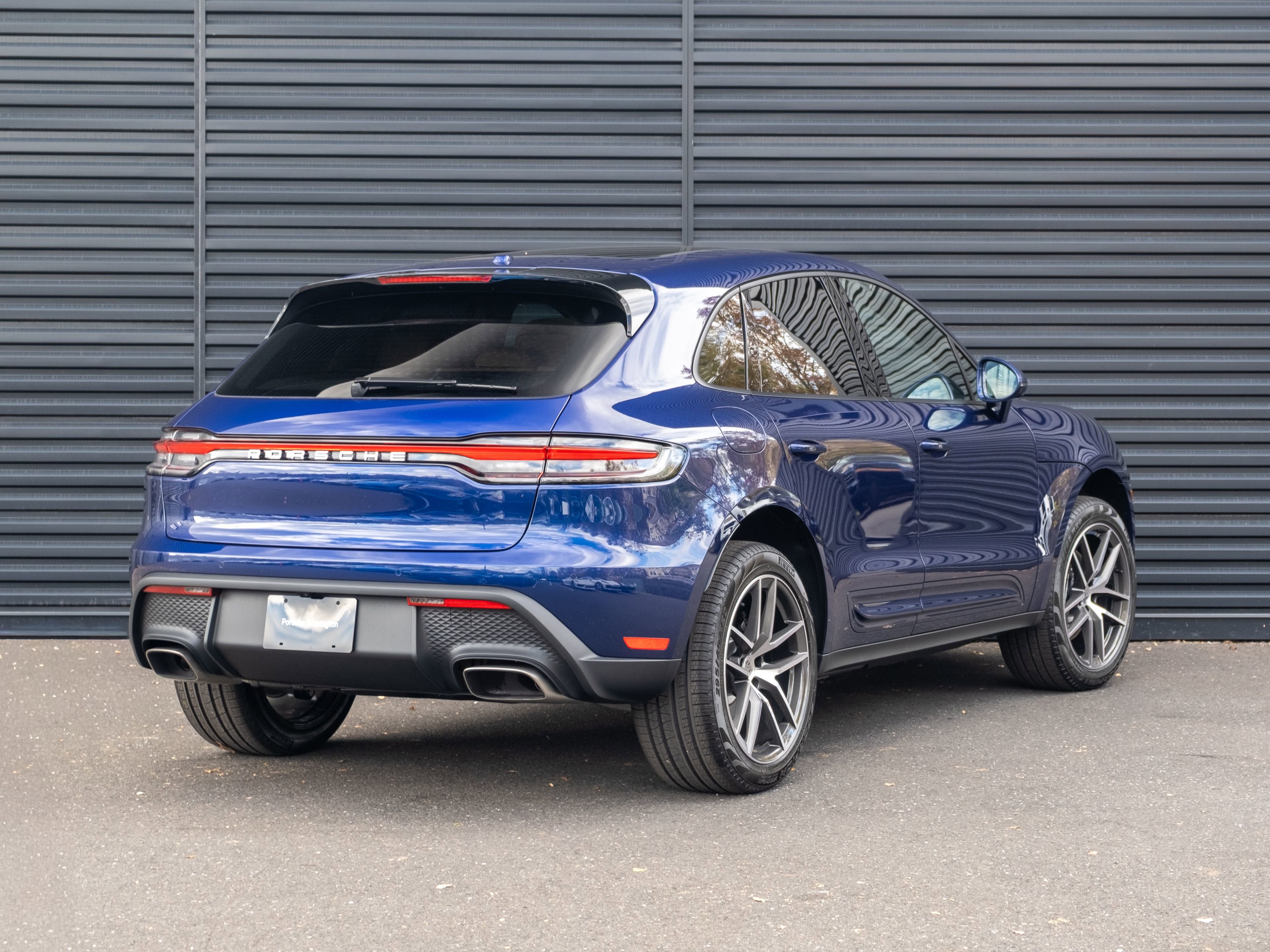Certified 2026 Porsche Macan AWD/4WD image 8