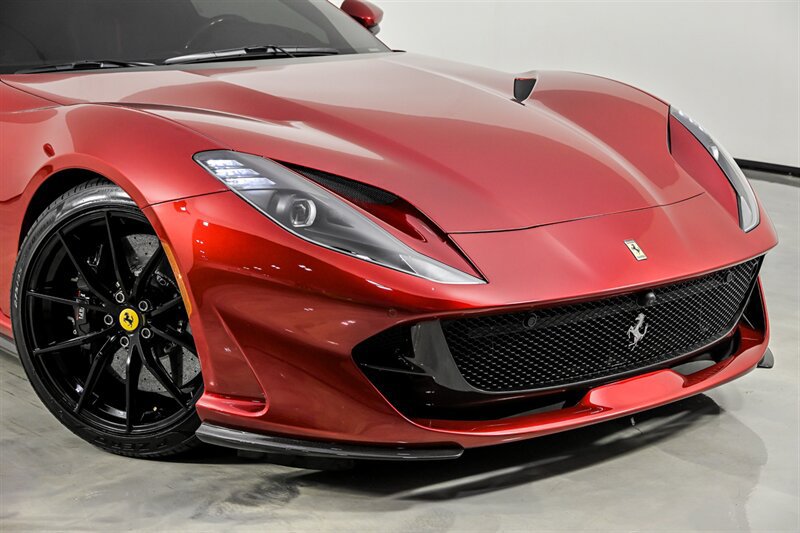 Used 2020 Ferrari 812 Superfast RWD image 2