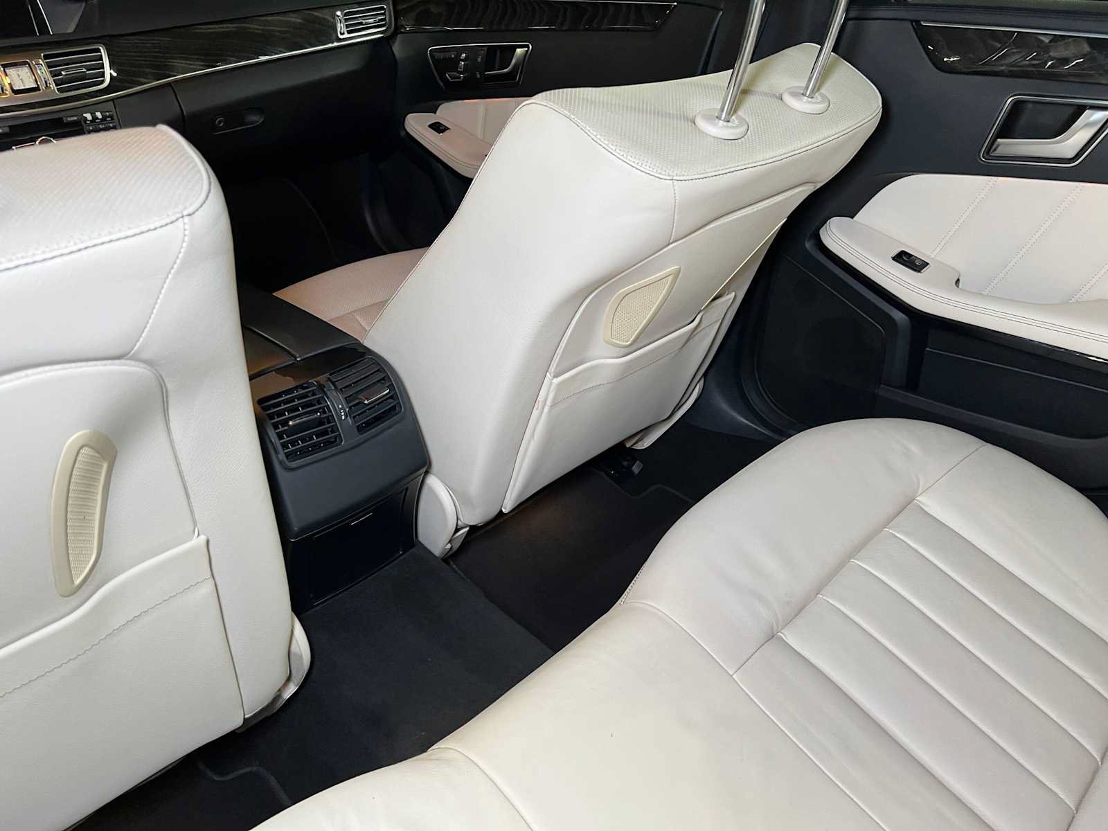 Used 2015 Mercedes-Benz E 400 4MATIC Sedan image 20
