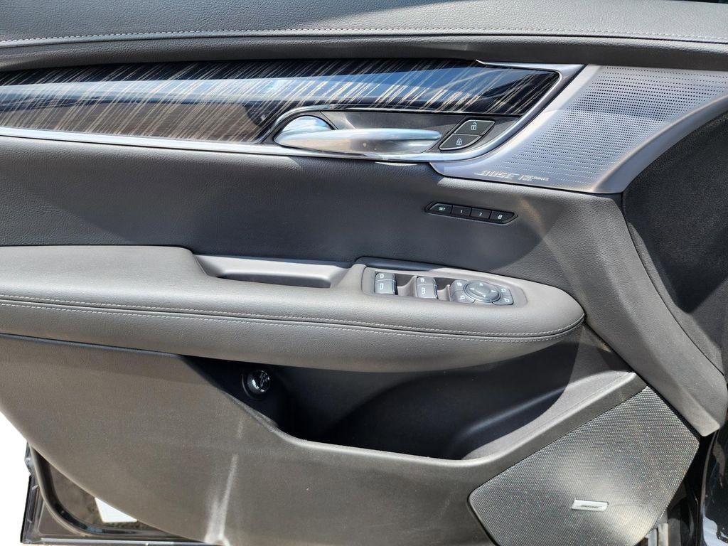 Used 2024 Cadillac XT6 Premium Luxury image 7