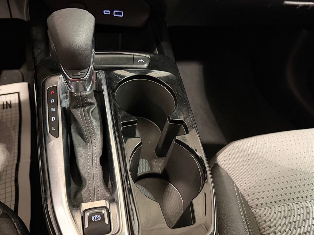 Used 2025 Chevrolet Trax LT w/ LT Convenience Package image 14