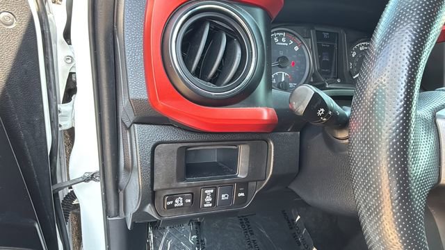 Used 2019 Toyota Tacoma TRD Sport AWD/4WD image 21