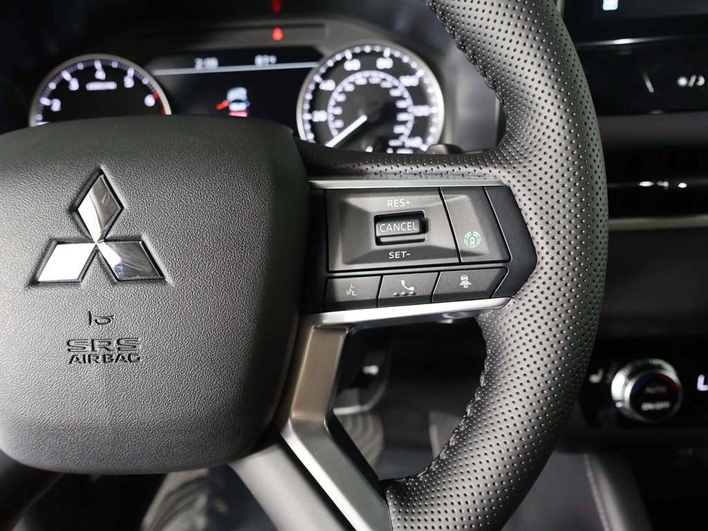 New 2026 Mitsubishi Outlander SE FWD image 41