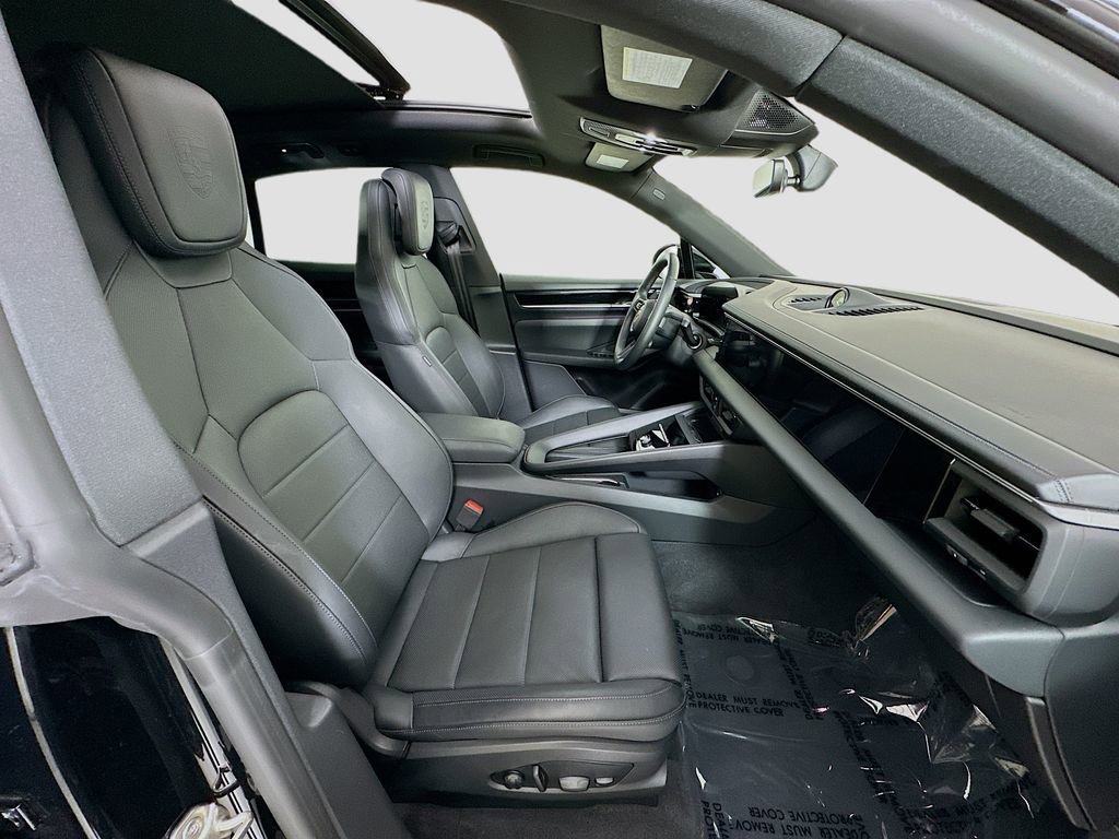 Used 2025 Porsche Macan 4S Electric image 31