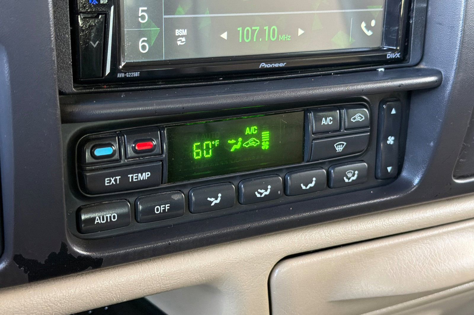 Used 2005 Ford Excursion Eddie Bauer AWD/4WD image 18