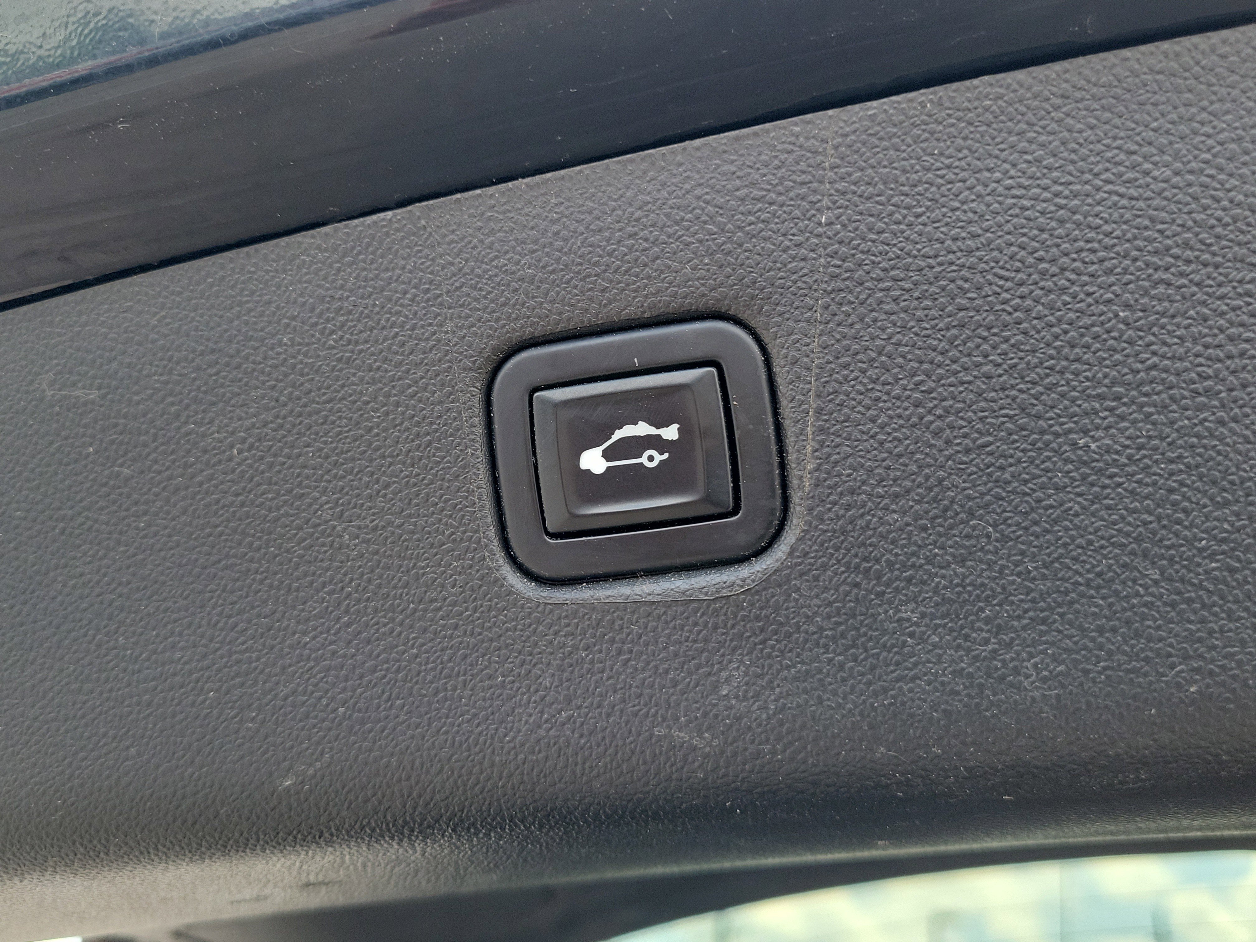 Used 2022 Chevrolet Blazer LT FWD image 9