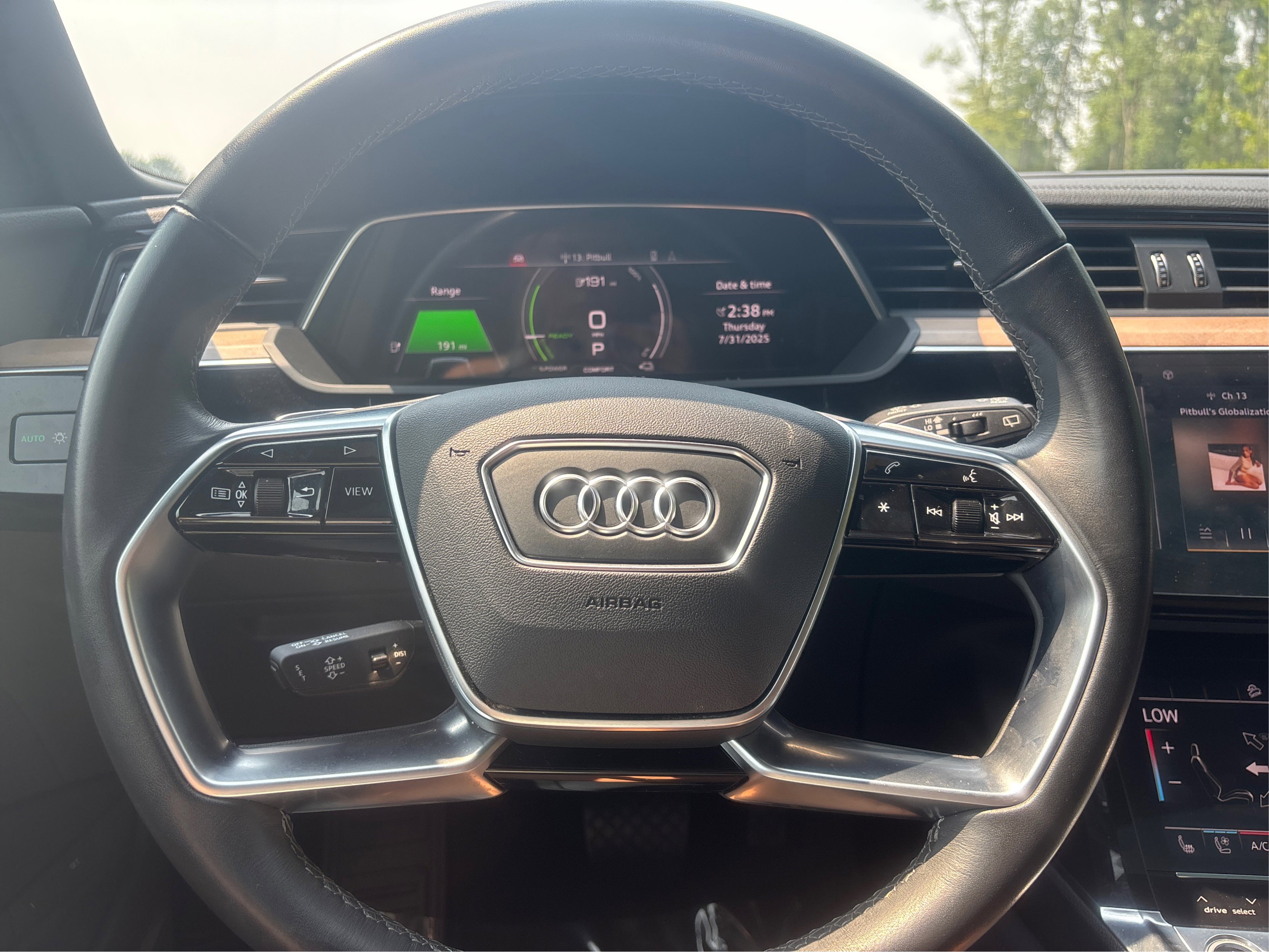 Used 2024 Audi Q8 e-tron Premium Plus w/ Premium Plus Package image 20