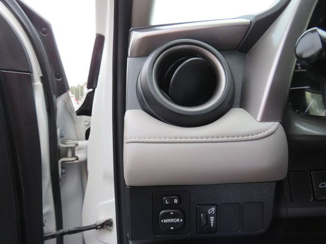 Used 2016 Toyota RAV4 XLE image 31