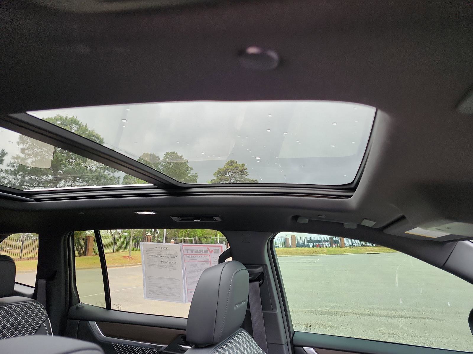 Used 2024 GMC Acadia Denali w/ Super Cruise Package image 8