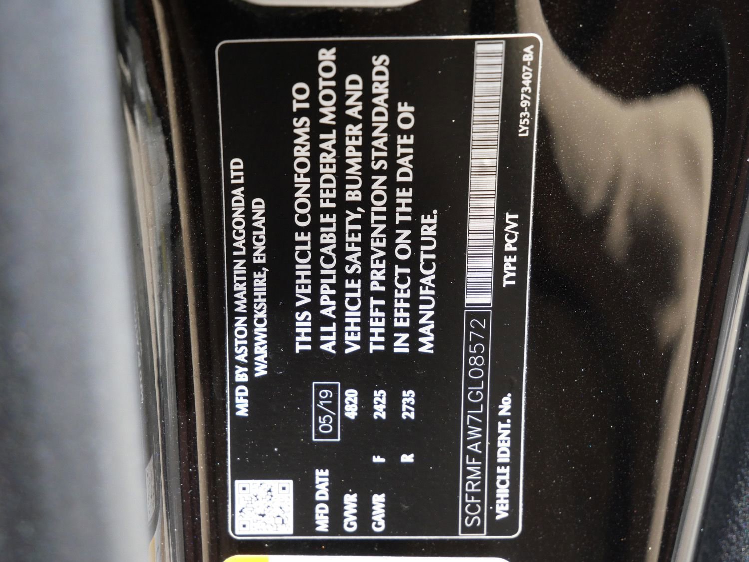 Used 2020 Aston Martin DB11 Coupe image 25