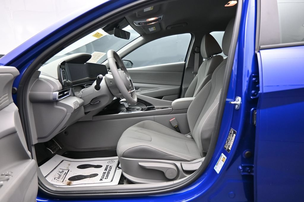 Used 2026 Hyundai Elantra SEL w/ Cargo Package FWD image 10